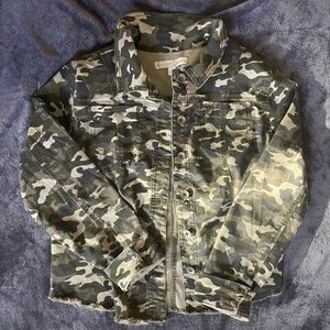 Large Camo Stretch Jacket Worn Once